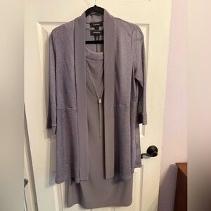 R&M Richards 2 piece mauve color Jacket & Dress with removable necklace. Size 8